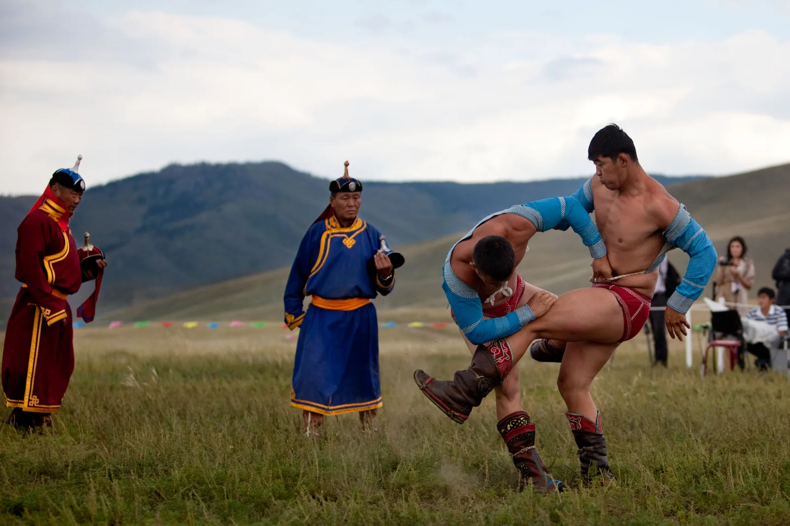 Le bökh mongol, et la conquête du sumo